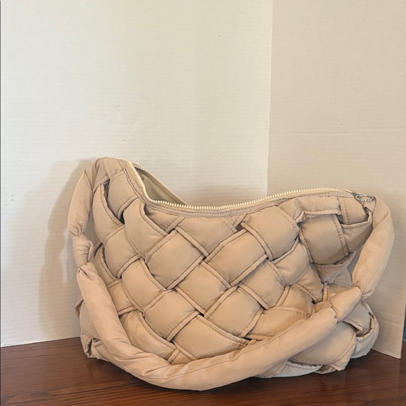 House of Harlow 1960 Handbags - House of Harlow 1960 Beige Quilted Shoulder Bag